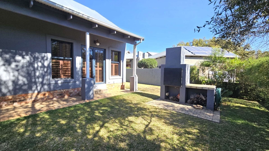 5 Bedroom Property for Sale in The Coves North West